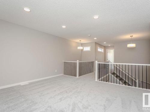 651 Kinglet Boulevard, Edmonton, AB - Indoor Photo Showing Other Room