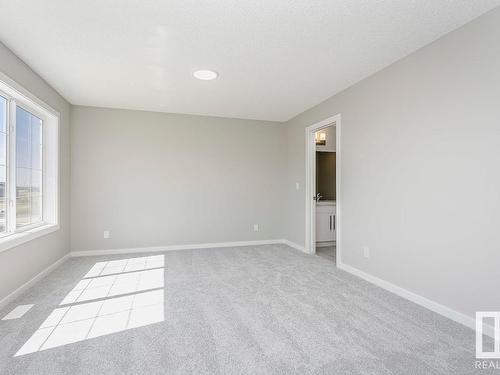 651 Kinglet Boulevard, Edmonton, AB - Indoor Photo Showing Other Room