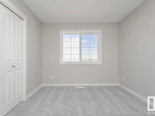 651 Kinglet Boulevard, Edmonton, AB - Indoor Photo Showing Other Room