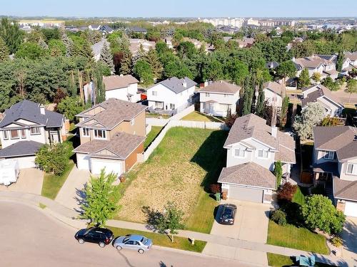 8 Ellesboro Cl, St. Albert, AB 