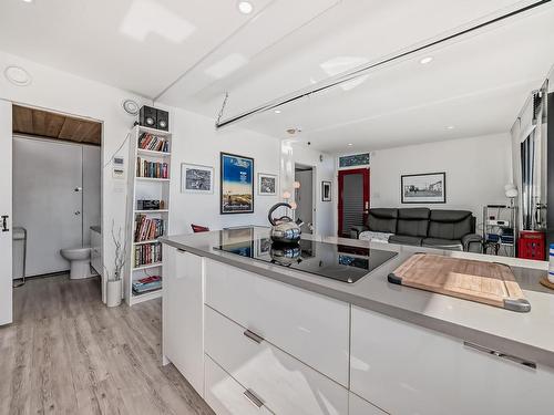 9831 83 Avenue, Edmonton, AB - Indoor Photo Showing Kitchen