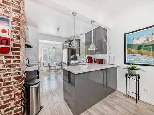 9831 83 Avenue, Edmonton, AB - Indoor Photo Showing Kitchen