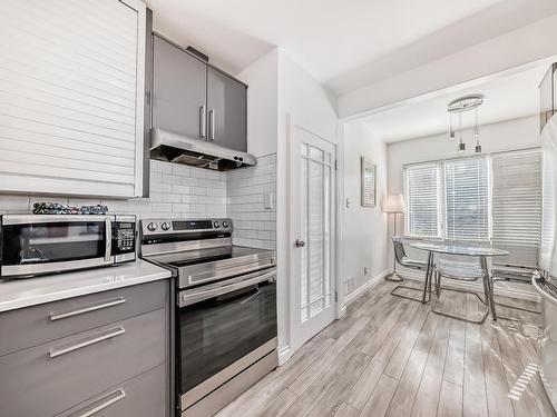 9831 83 Avenue, Edmonton, AB - Indoor Photo Showing Kitchen With Stainless Steel Kitchen