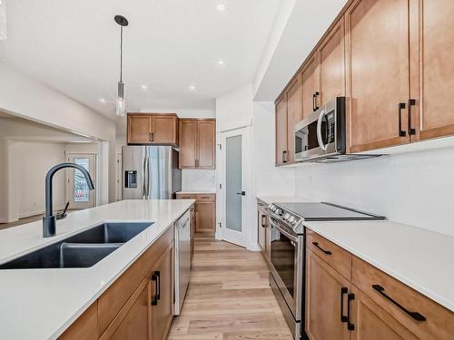 24 Jennifer Crescent, St. Albert, AB - Indoor Photo Showing Kitchen With Stainless Steel Kitchen With Double Sink With Upgraded Kitchen