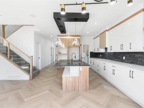 195 Ravine Drive, Devon, AB - Indoor Photo Showing Kitchen