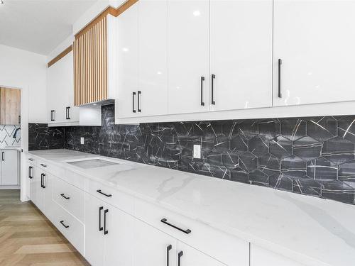 195 Ravine Drive, Devon, AB - Indoor Photo Showing Kitchen