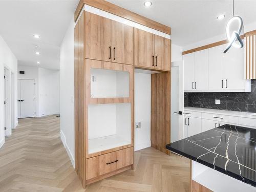 195 Ravine Drive, Devon, AB - Indoor Photo Showing Kitchen