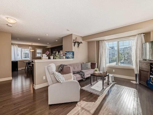 56 5317 3 Avenue Sw, Edmonton, AB - Indoor Photo Showing Living Room