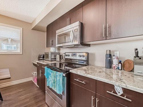 56 5317 3 Avenue Sw, Edmonton, AB - Indoor Photo Showing Kitchen