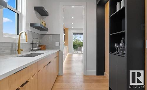 17 Redwing Wynd, St. Albert, AB - Indoor Photo Showing Kitchen