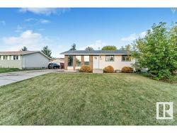 2203 72 ST NW  Edmonton, AB T6K 2M4