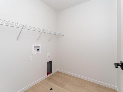 424 33 Street, Edmonton, AB - Indoor With Storage