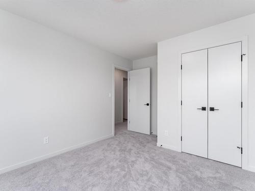 424 33 Street, Edmonton, AB - Indoor Photo Showing Other Room