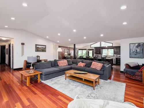 16 Quesnell Crescent, Edmonton, AB - Indoor Photo Showing Living Room