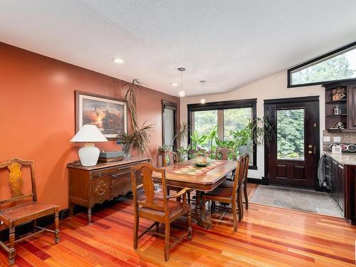 16 Quesnell Crescent, Edmonton, AB - Indoor Photo Showing Dining Room