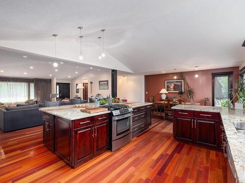 16 Quesnell Crescent, Edmonton, AB - Indoor Photo Showing Kitchen With Upgraded Kitchen