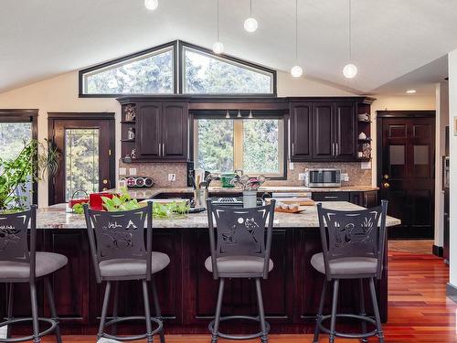 16 Quesnell Crescent, Edmonton, AB - Indoor Photo Showing Kitchen With Upgraded Kitchen