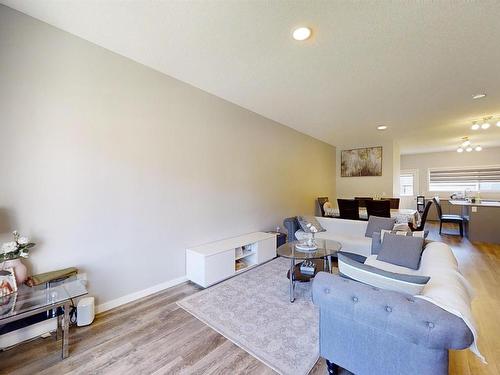 1304 16 Street Nw, Edmonton, AB - Indoor