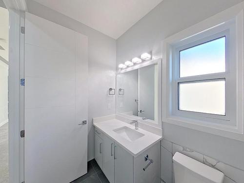 11 Elwyck Gate, Spruce Grove, AB - Indoor Photo Showing Bathroom