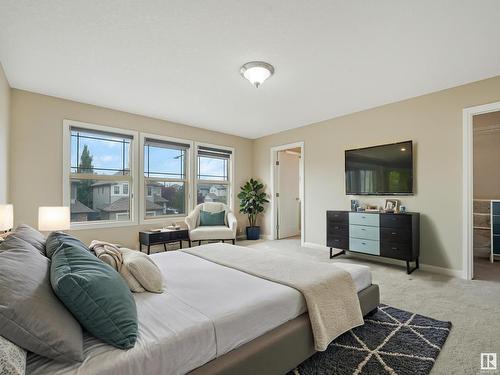 479 Ainslie Crescent Sw, Edmonton, AB - Indoor Photo Showing Bedroom