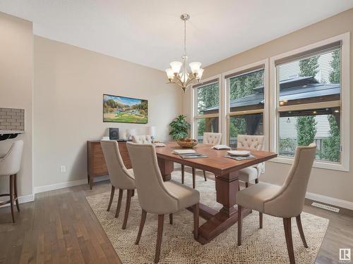 479 Ainslie Crescent Sw, Edmonton, AB - Indoor Photo Showing Dining Room