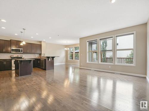 479 Ainslie Crescent Sw, Edmonton, AB - Indoor Photo Showing Kitchen With Upgraded Kitchen