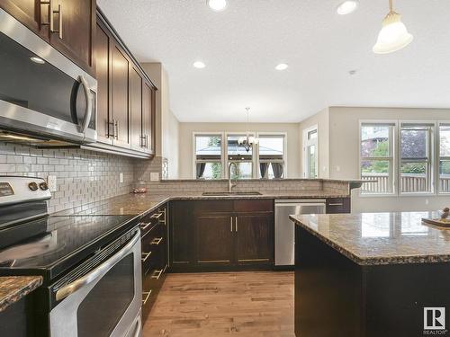 479 Ainslie Crescent Sw, Edmonton, AB - Indoor Photo Showing Kitchen With Upgraded Kitchen