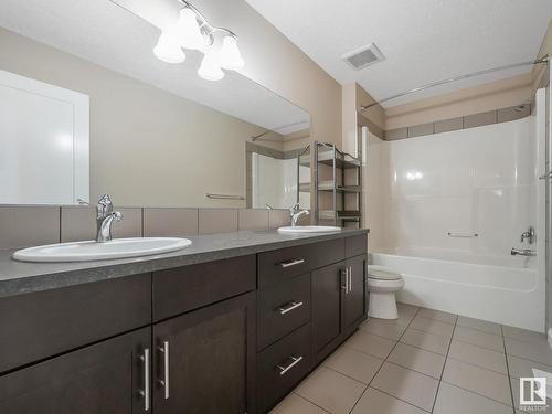 479 Ainslie Crescent Sw, Edmonton, AB - Indoor Photo Showing Bathroom