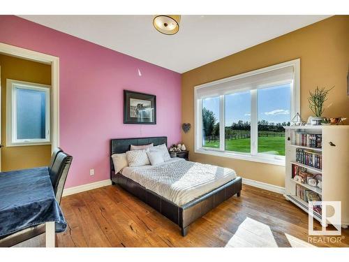 27209 Twp Road 512, Rural Parkland County, AB - Indoor Photo Showing Bedroom