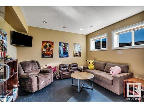 27209 Twp Road 512, Rural Parkland County, AB - Indoor Photo Showing Living Room