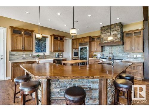 27209 Twp Road 512, Rural Parkland County, AB - Indoor Photo Showing Kitchen With Upgraded Kitchen