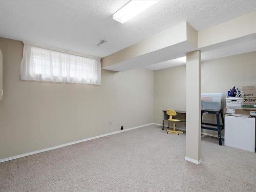 253 Heagle Crescent, Edmonton, AB - Indoor Photo Showing Other Room