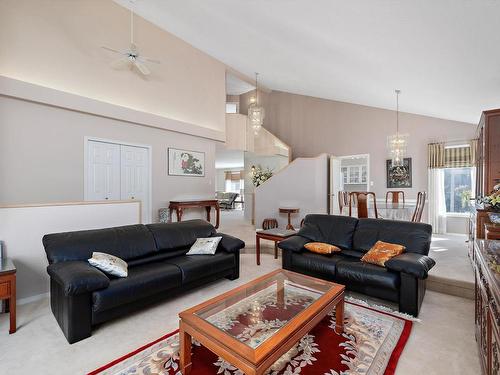 253 Heagle Crescent, Edmonton, AB - Indoor Photo Showing Living Room