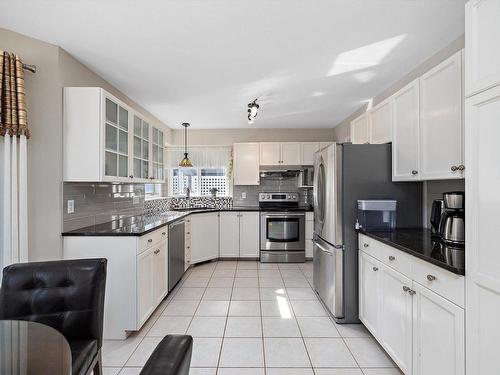 253 Heagle Crescent, Edmonton, AB - Indoor Photo Showing Kitchen With Stainless Steel Kitchen