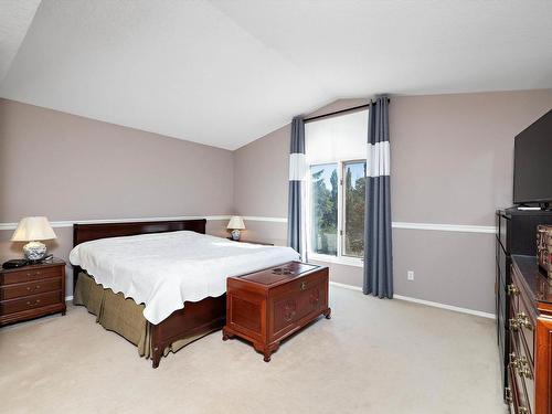 253 Heagle Crescent, Edmonton, AB - Indoor Photo Showing Bedroom