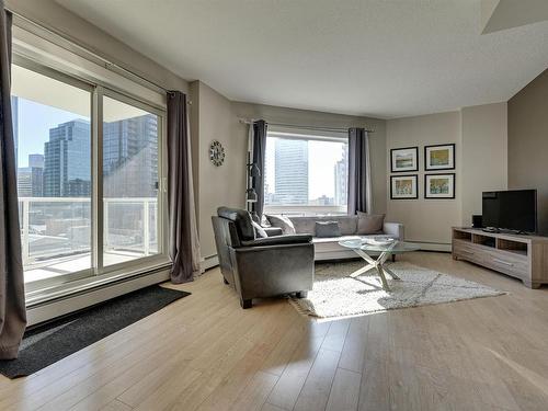 1006 10226- 104 Street Nw, Edmonton, AB - Indoor Photo Showing Living Room