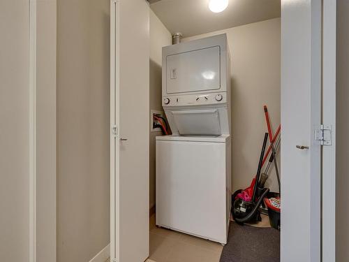 1006 10226- 104 Street Nw, Edmonton, AB - Indoor Photo Showing Laundry Room