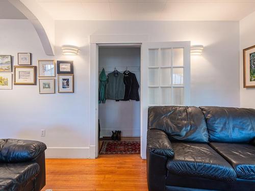 11646 94 Street, Edmonton, AB - Indoor Photo Showing Living Room