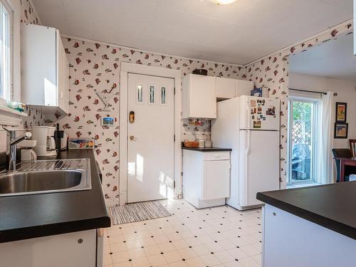 11646 94 Street, Edmonton, AB - Indoor Photo Showing Kitchen