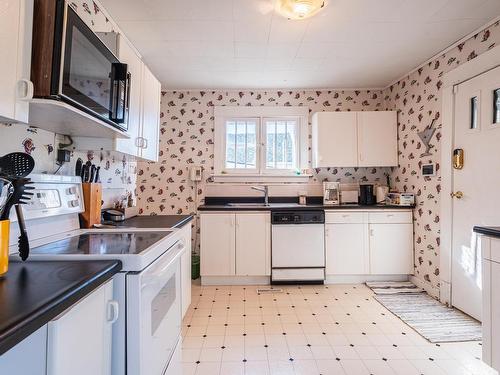 11646 94 Street, Edmonton, AB - Indoor Photo Showing Kitchen