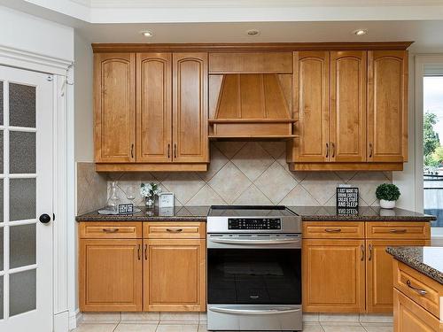 237 Tory Crescent, Edmonton, AB - Indoor Photo Showing Kitchen