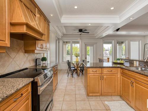 237 Tory Crescent, Edmonton, AB - Indoor Photo Showing Kitchen