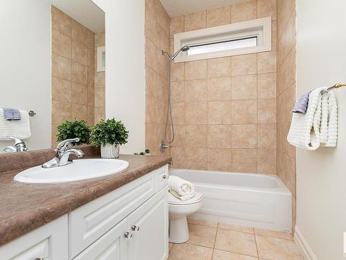 237 Tory Crescent, Edmonton, AB - Indoor Photo Showing Bathroom