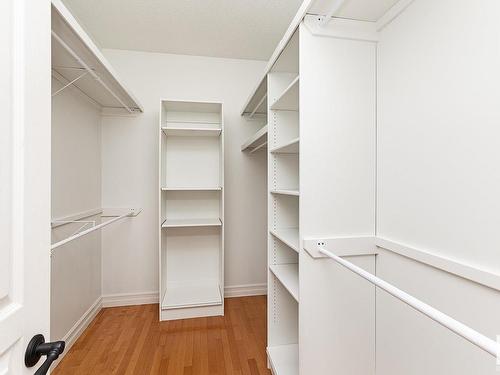 237 Tory Crescent, Edmonton, AB - Indoor With Storage