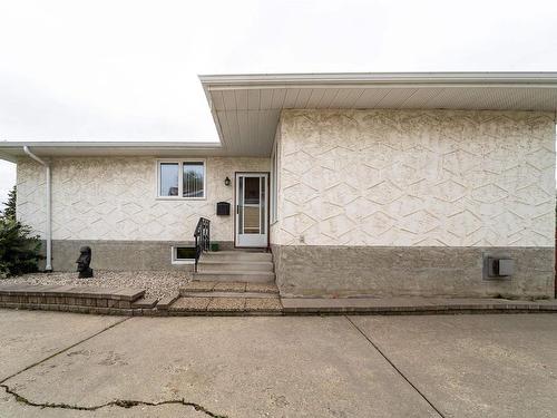 3158 78 St Street Nw, Edmonton, AB - Outdoor