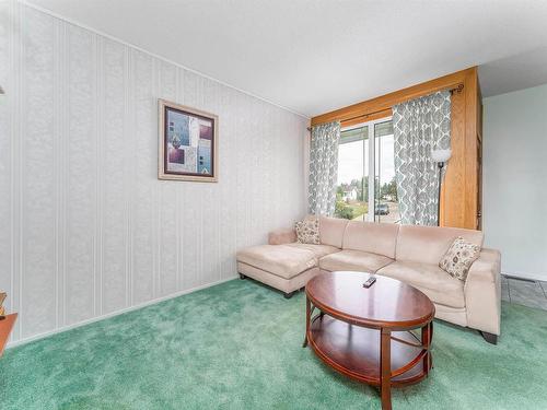 3158 78 St Street Nw, Edmonton, AB - Indoor Photo Showing Living Room