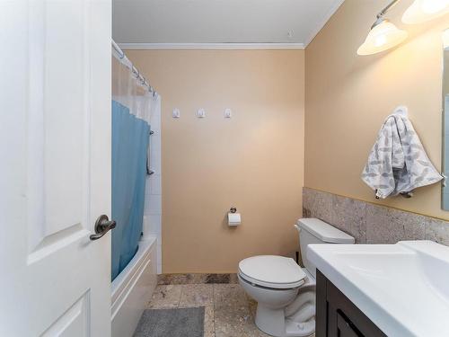 3158 78 St Street Nw, Edmonton, AB - Indoor Photo Showing Bathroom