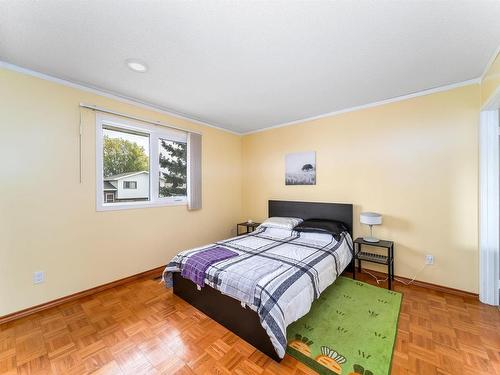 3158 78 St Street Nw, Edmonton, AB - Indoor Photo Showing Bedroom