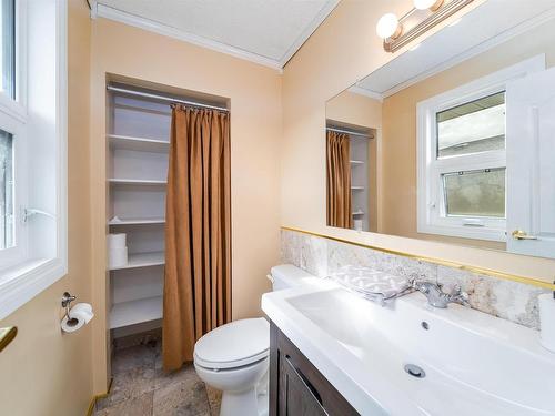 3158 78 St Street Nw, Edmonton, AB - Indoor Photo Showing Bathroom