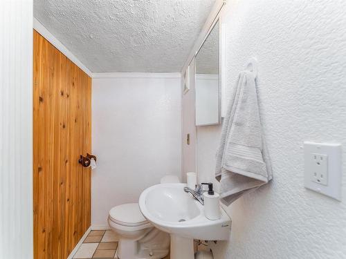 3158 78 St Street Nw, Edmonton, AB - Indoor Photo Showing Bathroom